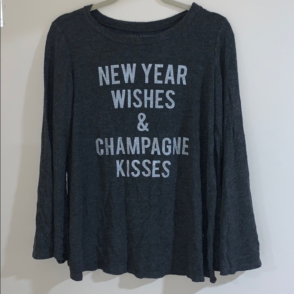 long sleeve graphic top
